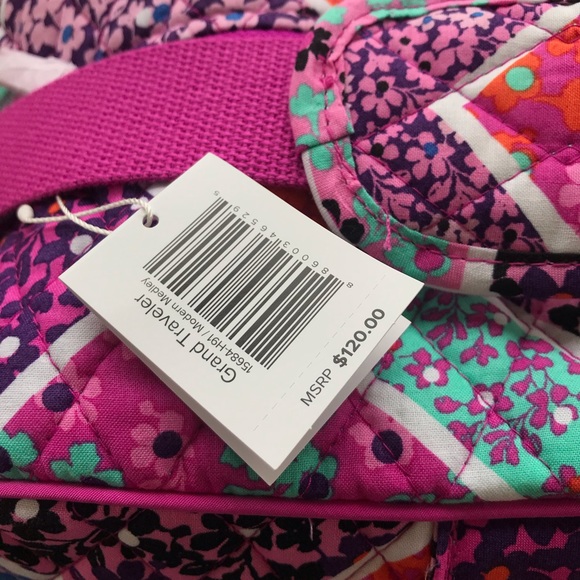 VERA BRADLEY Grand Traveler NWT - Picture 3 of 6
